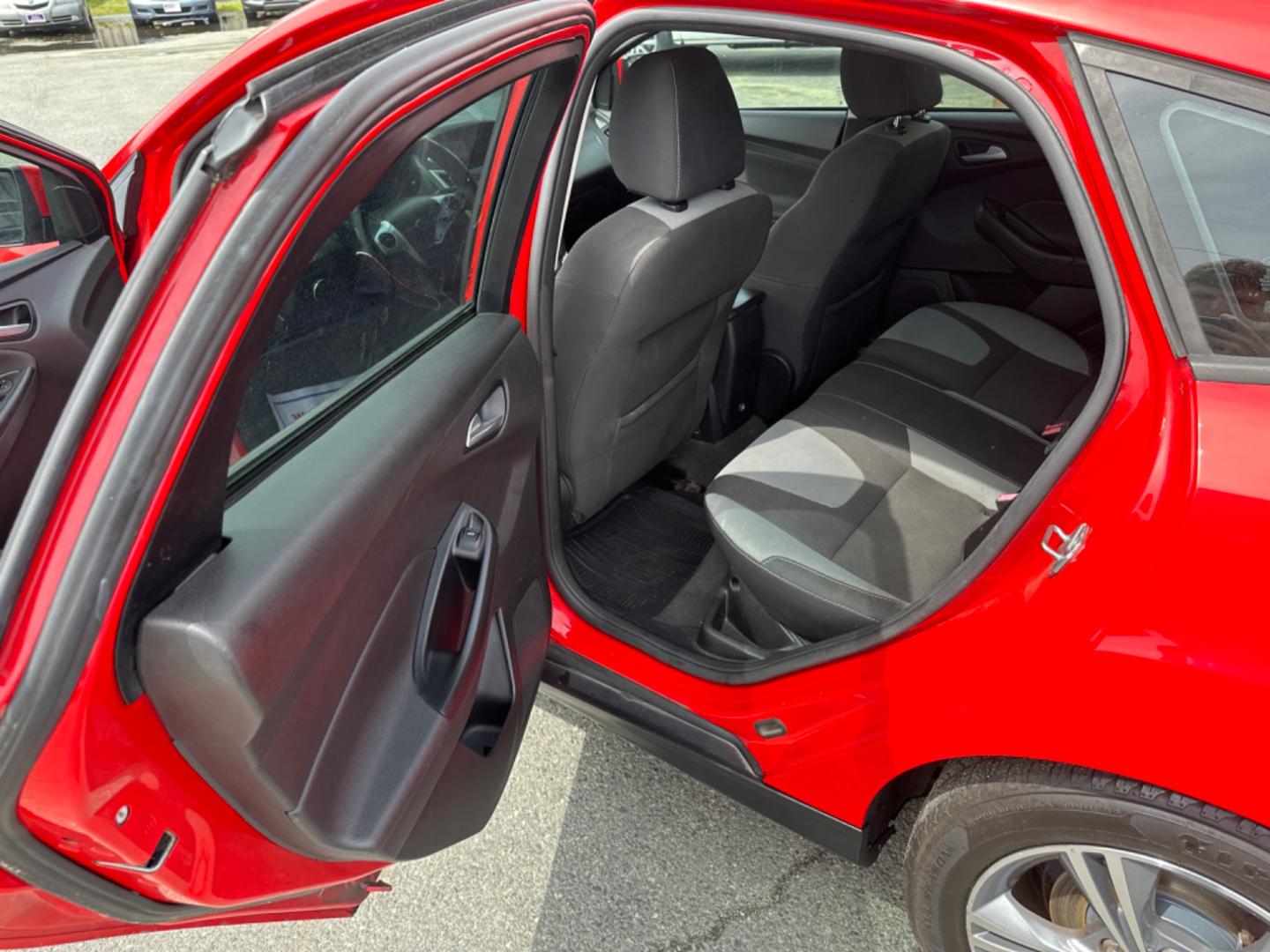 2014 Red Ford Focus (1FADP3K21EL) , Automatic transmission, located at 5700 Curlew Drive, Norfolk, VA, 23502, (757) 455-6330, 36.841885, -76.209412 - Photo#7